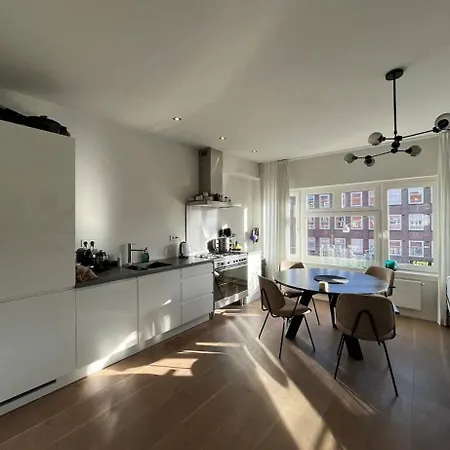 Fully Renovated Two Bedroom In The Centre Of