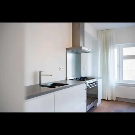Fully Renovated Two Bedroom In The Centre Of * Amsterdam